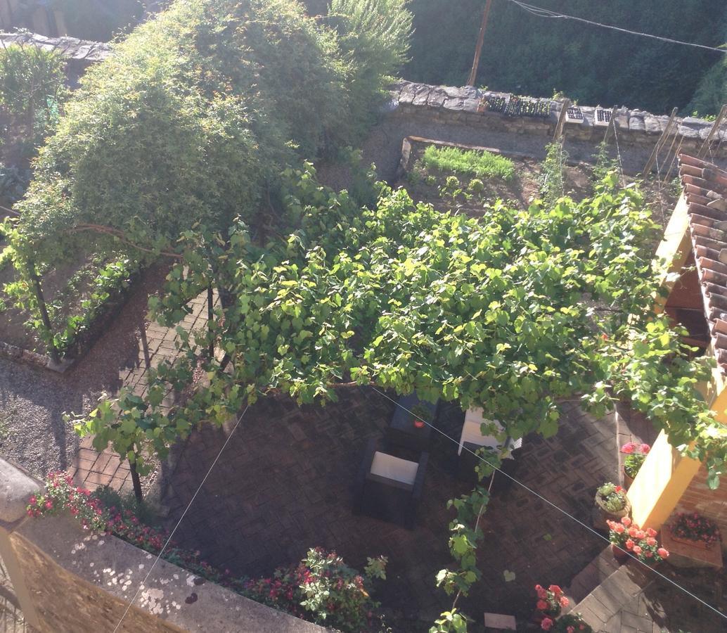 Casa Fontana Tuscany B&B Barga Esterno foto